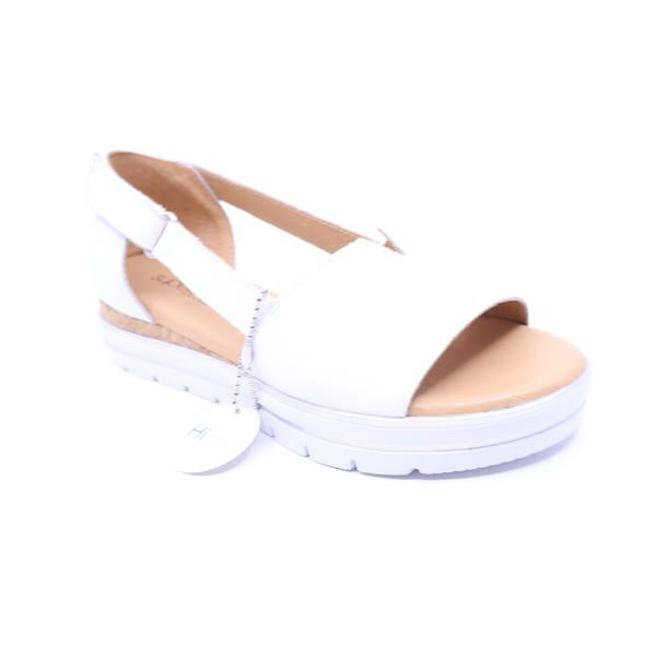 Diana Ferrari Ashiers White