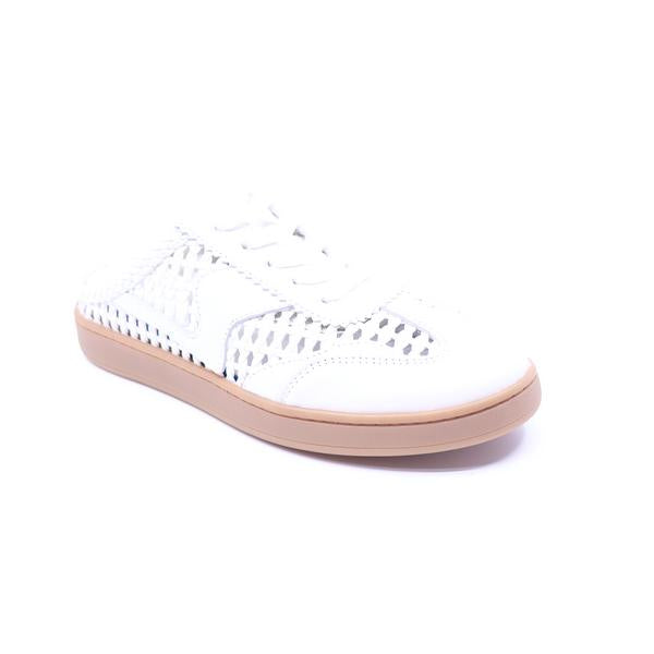 Hinako Oamaru White
